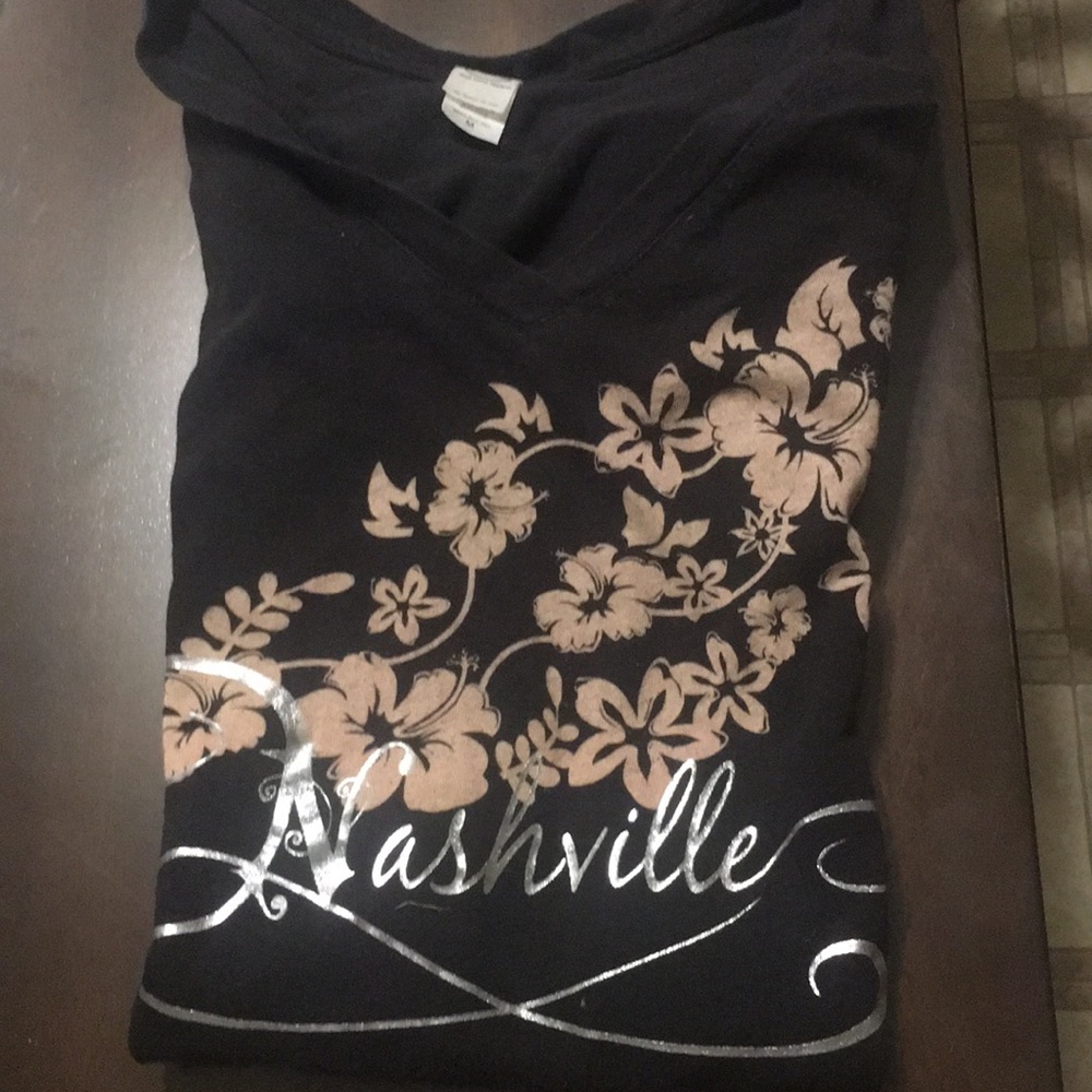 Black Nashville tee